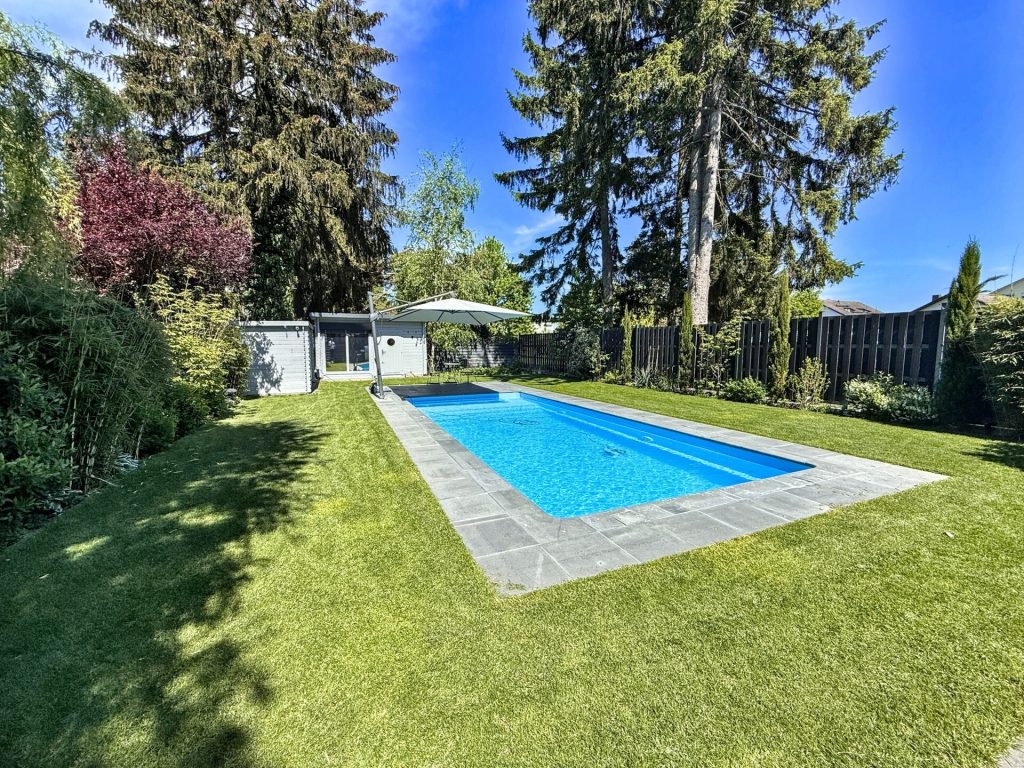 Immobilienangebot - Heddesheim - Alle - Modernes sowie exklusives Einfamilienhaus mit viel Platz zur Entfaltung inkl. Gartenpool und Sauna.
