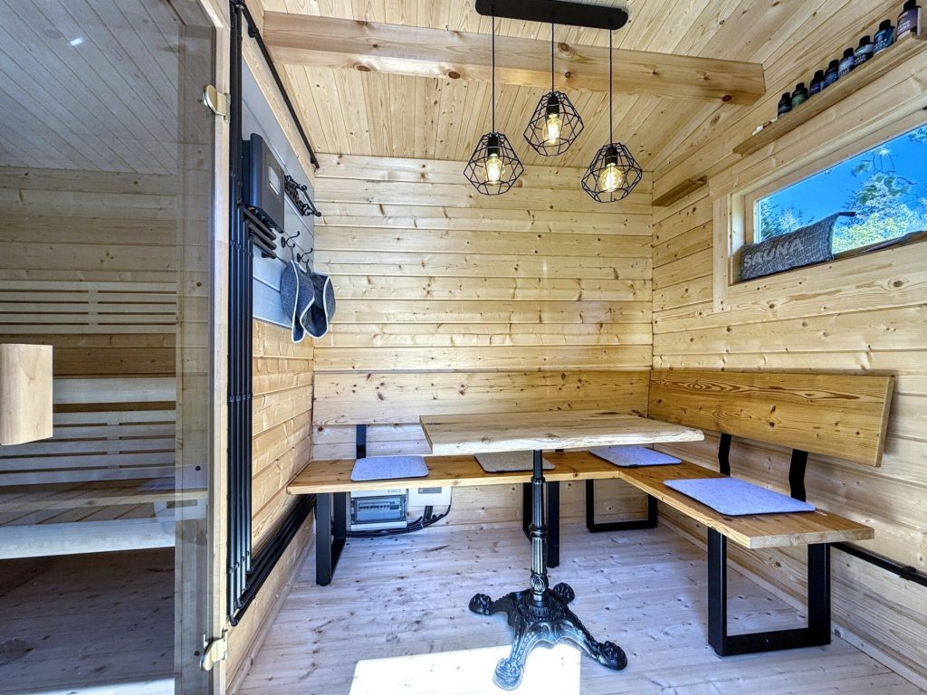 Immobilienangebot - Heddesheim - Alle - Modernes sowie exklusives Einfamilienhaus mit viel Platz zur Entfaltung inkl. Gartenpool und Sauna.