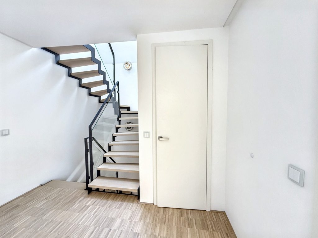 Immobilienangebot - Heddesheim - Alle - Modernes sowie exklusives Einfamilienhaus mit viel Platz zur Entfaltung inkl. Gartenpool und Sauna.