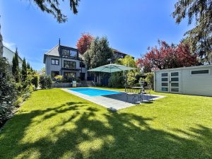 Immobilienangebot - Heddesheim - Alle - Modernes sowie exklusives Einfamilienhaus mit viel Platz zur Entfaltung inkl. Gartenpool und Sauna.