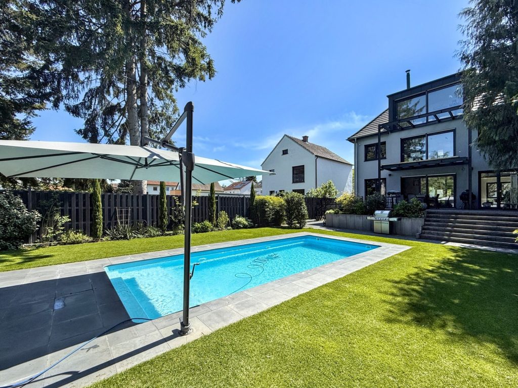 Immobilienangebot - Heddesheim - Alle - Modernes sowie exklusives Einfamilienhaus mit viel Platz zur Entfaltung inkl. Gartenpool und Sauna.
