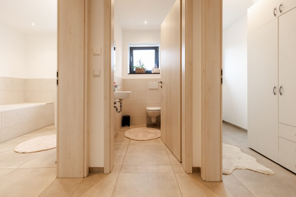 Immobilienangebot - Wehringen - Alle - Neuwertiges, exklusiv gebautes Anlageobjekt mit lukrativer Rendite