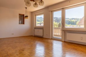 Immobilienangebot - Sulzberg - Alle - Charmante 4-Zimmer-Wohnung mit 93 m², zwei Balkonen und Garage in ruhiger Lage