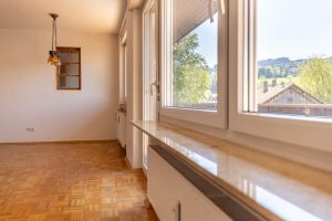 Immobilienangebot - Sulzberg - Alle - Charmante 4-Zimmer-Wohnung mit 93 m², zwei Balkonen und Garage in ruhiger Lage