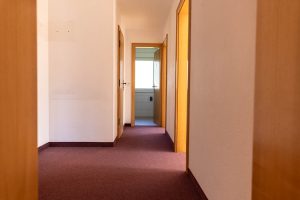 Immobilienangebot - Sulzberg - Alle - Charmante 4-Zimmer-Wohnung mit 93 m², zwei Balkonen und Garage in ruhiger Lage