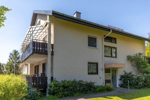 Immobilienangebot - Sulzberg - Alle - Charmante 4-Zimmer-Wohnung mit 93 m², zwei Balkonen und Garage in ruhiger Lage