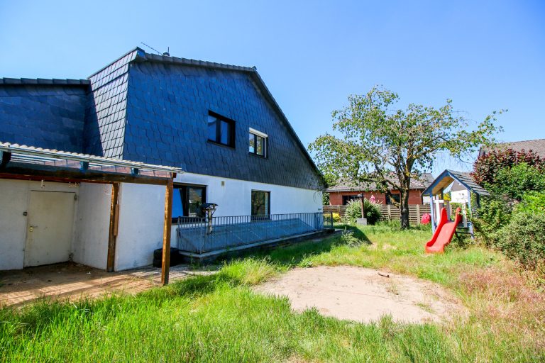 Immobilienangebot - Weiterstadt - Alle - Großes Einfamilienhaus mit Garage und Garten in Weiterstadt +++ PROVISIONSFREI für den Käufer +++