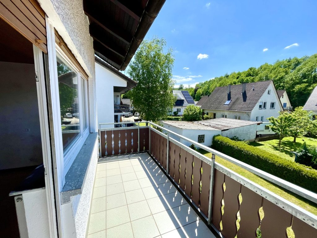 Immobilienangebot - Ottersweier - Alle - SELTENE GELEGENHEIT IN OTTERSWEIER: Großzügiges Zweifamilienhaus mit Garten, große Doppelgarage