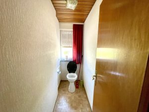 Immobilienangebot - Ottersweier - Alle - SELTENE GELEGENHEIT IN OTTERSWEIER: Großzügiges Zweifamilienhaus mit Garten, große Doppelgarage