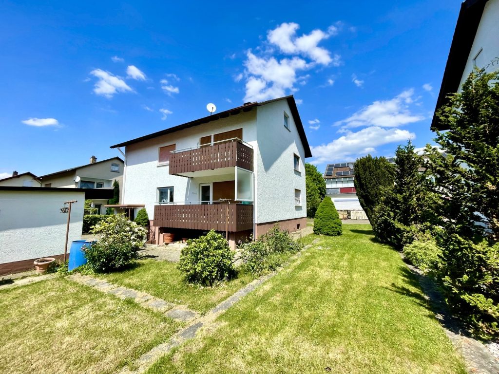 Immobilienangebot - Ottersweier - Alle - SELTENE GELEGENHEIT IN OTTERSWEIER: Großzügiges Zweifamilienhaus mit Garten, große Doppelgarage
