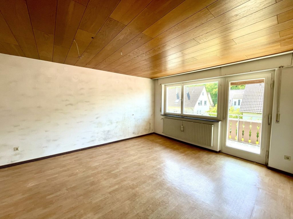 Immobilienangebot - Ottersweier - Alle - SELTENE GELEGENHEIT IN OTTERSWEIER: Großzügiges Zweifamilienhaus mit Garten, große Doppelgarage