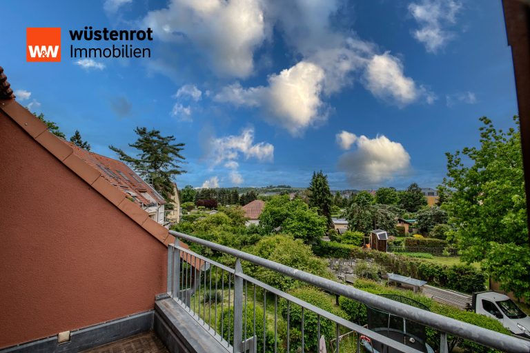 Immobilienangebot - Heidenau - Alle - Großzügige Maisonette-Wohnung mit Dachterrasse in ruhiger Lage von Heidenau