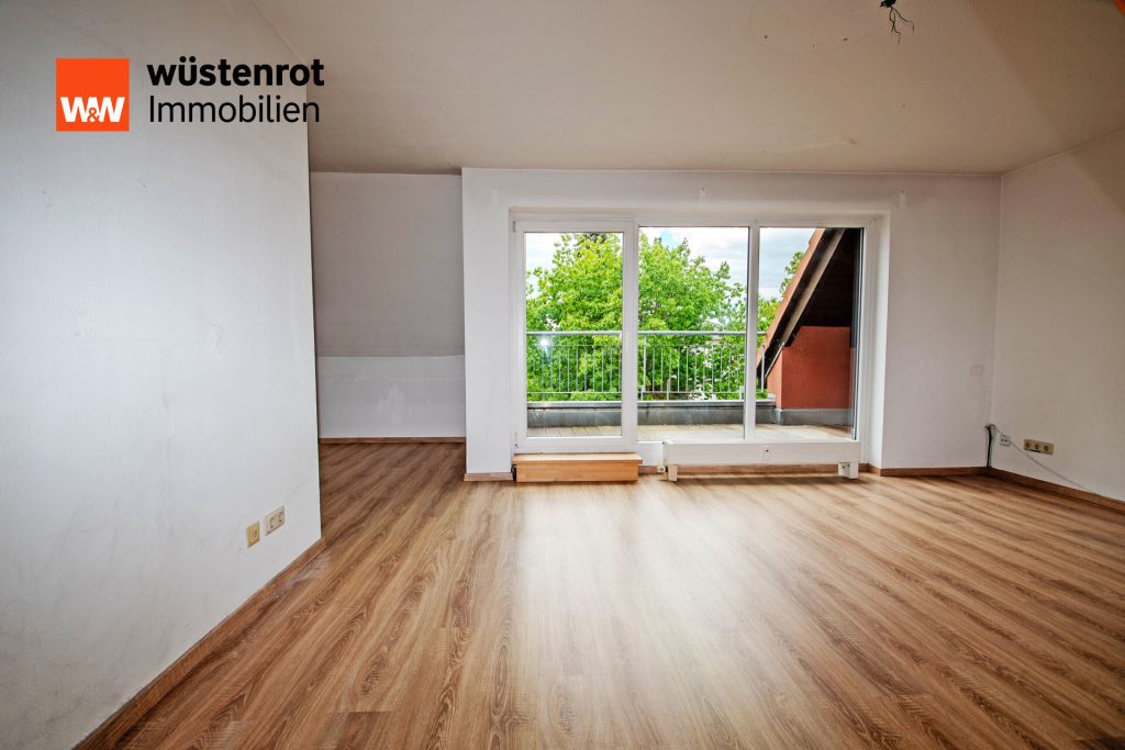 Immobilienangebot - Heidenau - Alle - Großzügige Maisonette-Wohnung mit Dachterrasse in ruhiger Lage von Heidenau