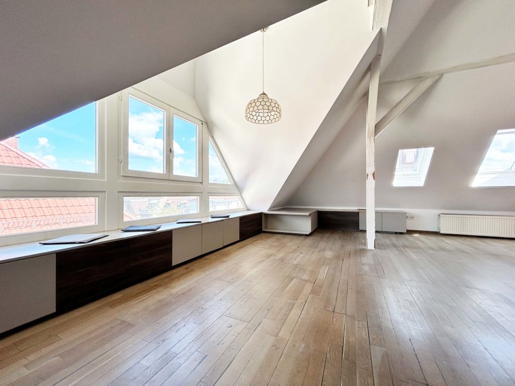 Immobilienangebot - Karlsruhe - Alle - Ein Hauch von Loft in der Weststadt.
4 moderne Zimmer. Stilvoll Wohnen
auf zwei Ebenen mit 90 m².