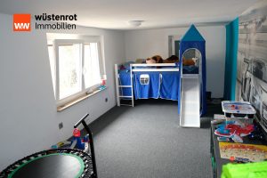 Immobilienangebot - Ostrau - Alle - Großzügiges Einfamilienhaus mit Nebengebäuden und Photovoltaikanlage in Obersteina