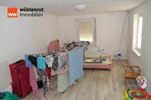 Immobilienangebot - Ostrau - Alle - Großzügiges Einfamilienhaus mit Nebengebäuden und Photovoltaikanlage in Obersteina