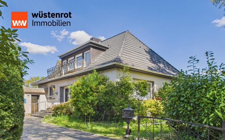 Immobilienangebot - Holtland / Holtlander Nücke - Alle - Ein Haus mit Geschichte & Gefühl: 7 Zimmer, ca. 204 m² Wohnfläche, ELW & Stuck-Charme in Holtland