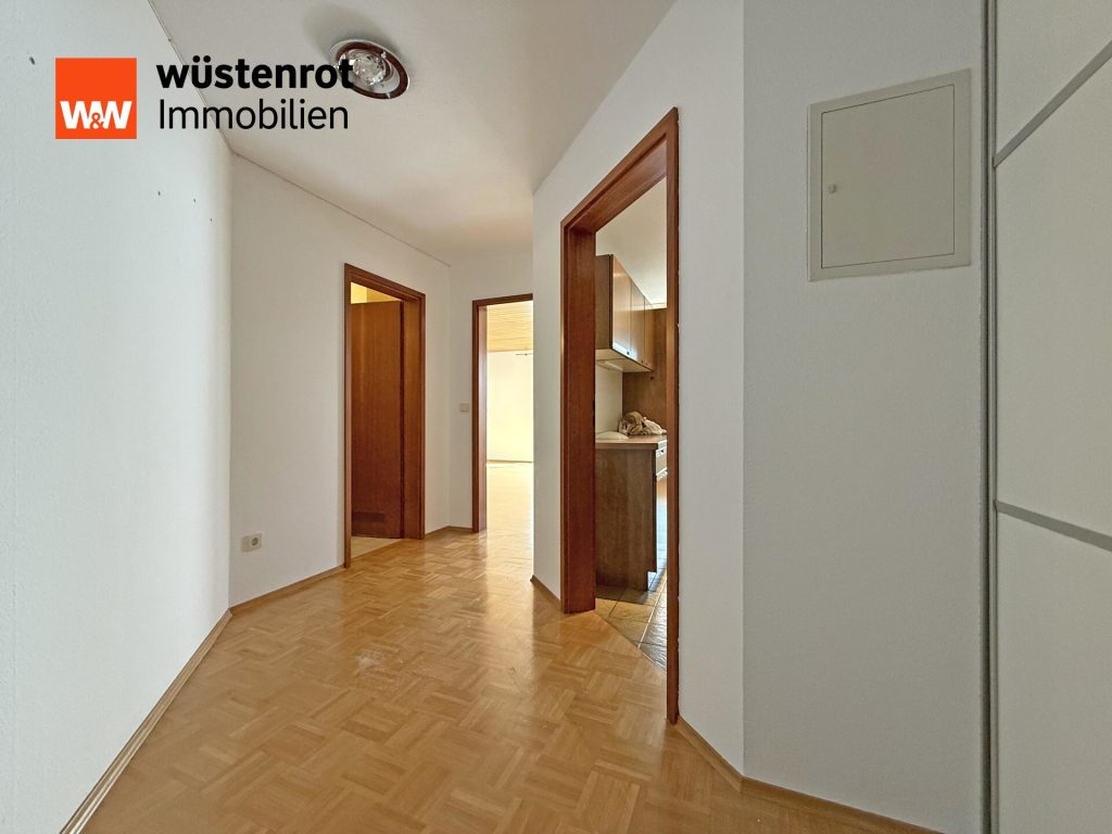 Immobilienangebot - Schönaich - Alle - Charmante 3,5-Zi.-Whg. mit großem Balkon, TG- und Außenstellplatz – sofort bezugsfrei!