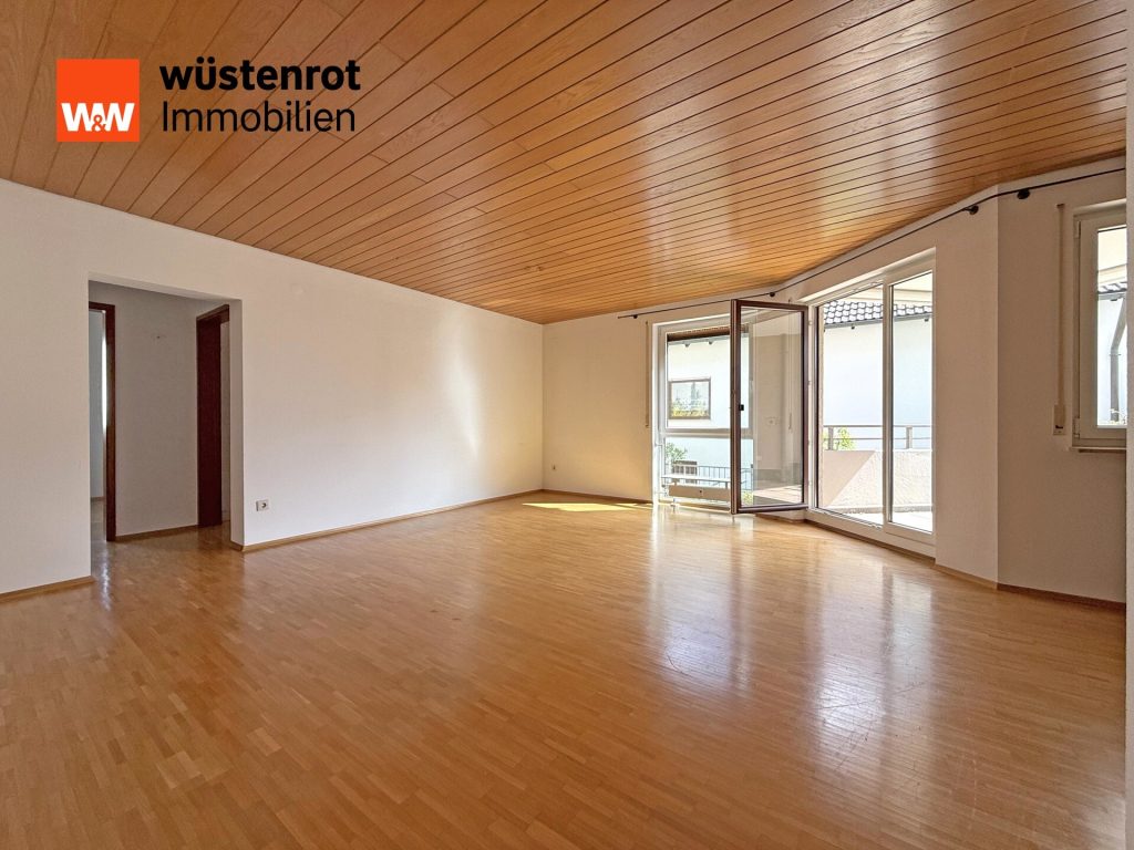Immobilienangebot - Schönaich - Alle - Charmante 3,5-Zi.-Whg. mit großem Balkon, TG- und Außenstellplatz – sofort bezugsfrei!