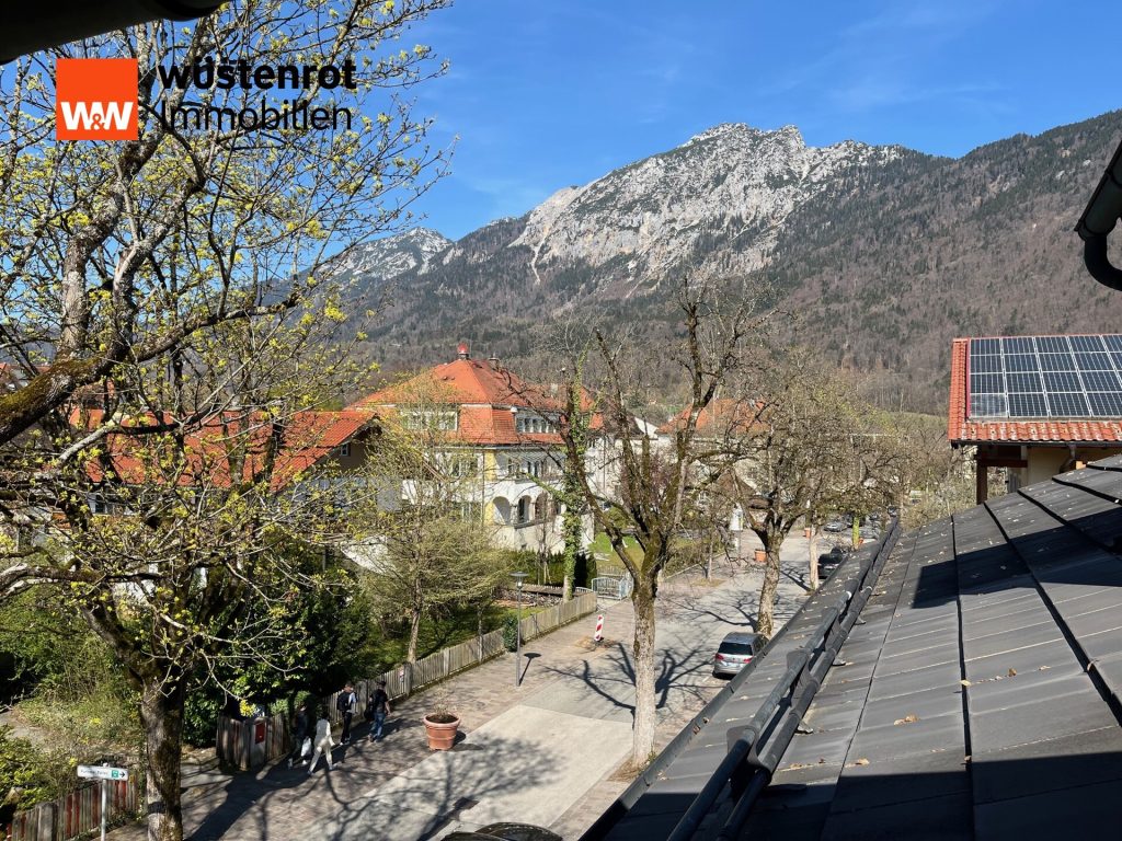 Immobilienangebot - Bad Reichenhall - Alle - 3-Zimmer-Dachgeschosswohnung in Bestlage von Bad Reichenhall - Ihr neuer  "Happy Place".