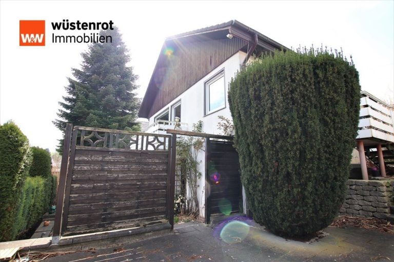 Immobilienangebot - Kalletal / Kalldorf - Alle - Charmantes EFH auf 2 Etagen mit vielfältigen Nutzungsmöglichkeiten und traumhaften Weitblick ins Lipperland