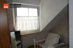 Immobilienangebot - Naunhof / Ammelshain - Alle - Top gepflegte DHH mit 7 Zimmern, Garage, Terrasse, Balkon & Garten – laufend modernisiert seit 2014