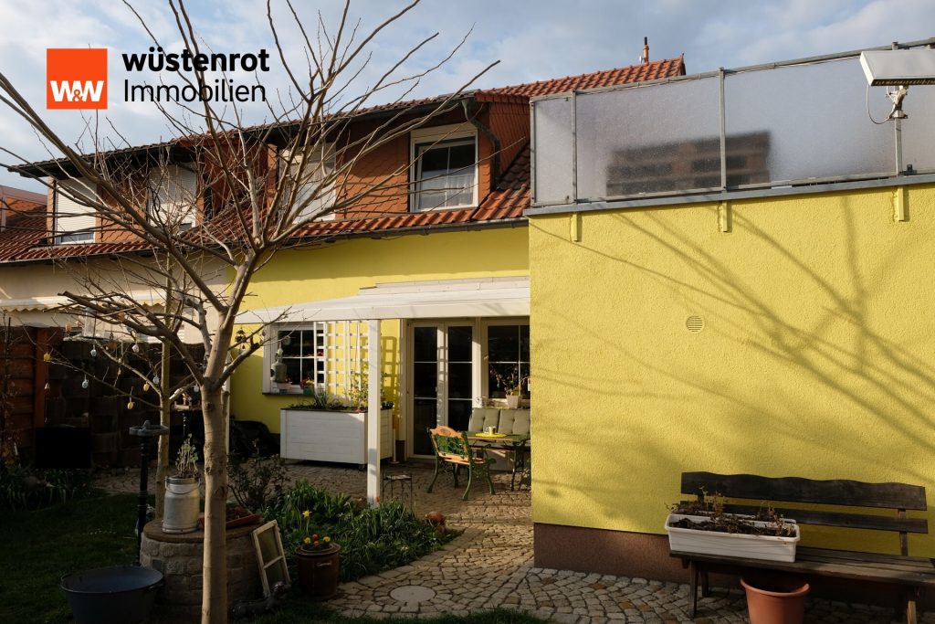 Immobilienangebot - Naunhof / Ammelshain - Alle - Top gepflegte DHH mit 7 Zimmern, Garage, Terrasse, Balkon & Garten – laufend modernisiert seit 2014