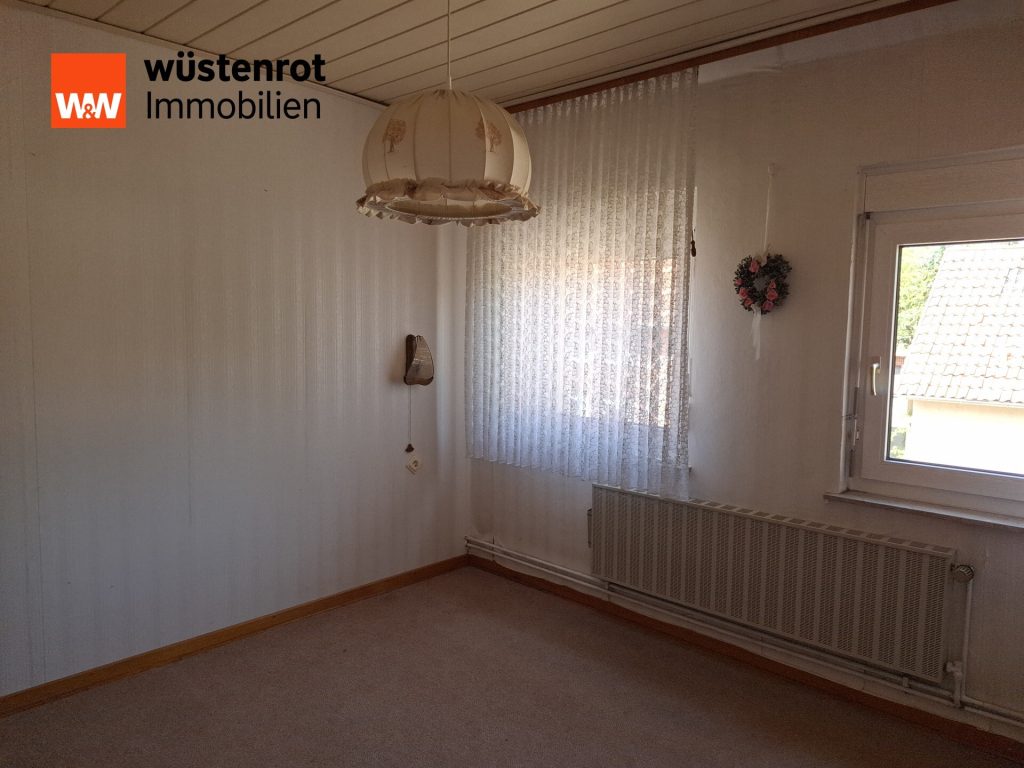 Immobilienangebot - Hameln / Haverbeck - Alle - Großzügiges Einfamilienhaus mit riesigem Garten, Ausbaupotenzial & möglicher Grundstücksteilung