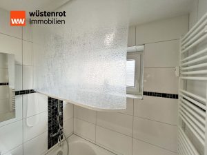 Immobilienangebot - Rietheim-Weilheim / Rietheim - Alle - Sorry...leider reserviert. Moderne 3 Zimmer
auf 76 m². TOP-Küche mit BOSCH-Geräten.
Plus Garage.