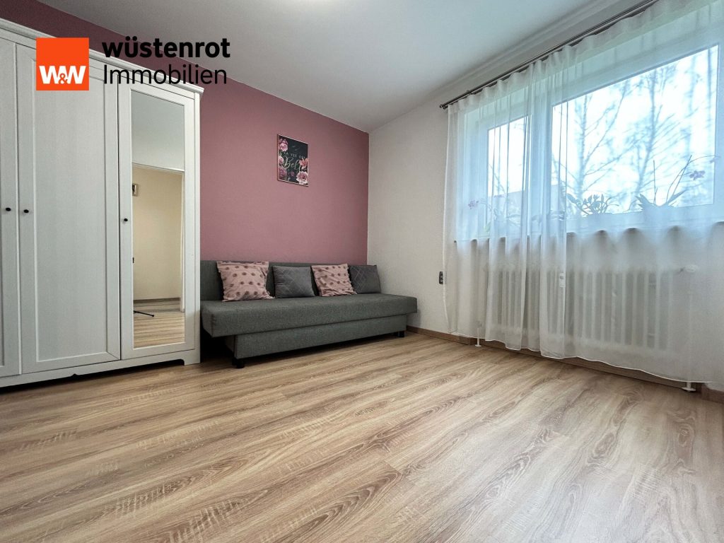 Immobilienangebot - Rietheim-Weilheim / Rietheim - Alle - Sorry...leider reserviert. Moderne 3 Zimmer
auf 76 m². TOP-Küche mit BOSCH-Geräten.
Plus Garage.