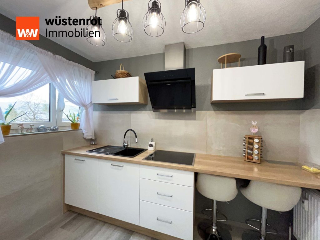 Immobilienangebot - Rietheim-Weilheim / Rietheim - Alle - Sorry...leider reserviert. Moderne 3 Zimmer
auf 76 m². TOP-Küche mit BOSCH-Geräten.
Plus Garage.