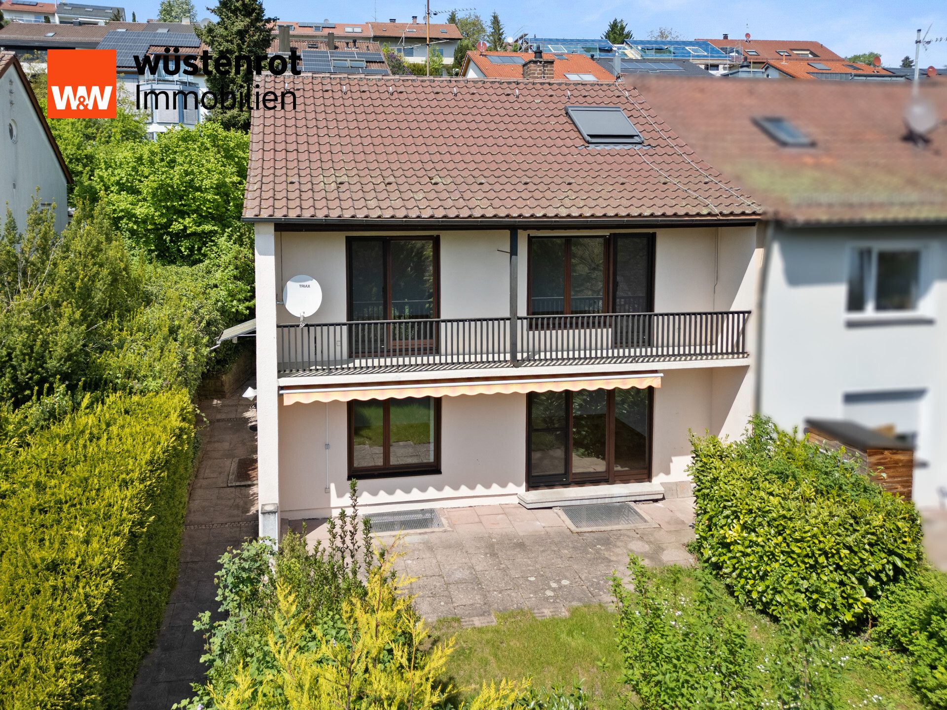 Immobilienangebot - Stuttgart / Botnang - Alle - Schöne DHH in S-Botnang mit großem Garten, zwei Terrassen, Balkon und Garage