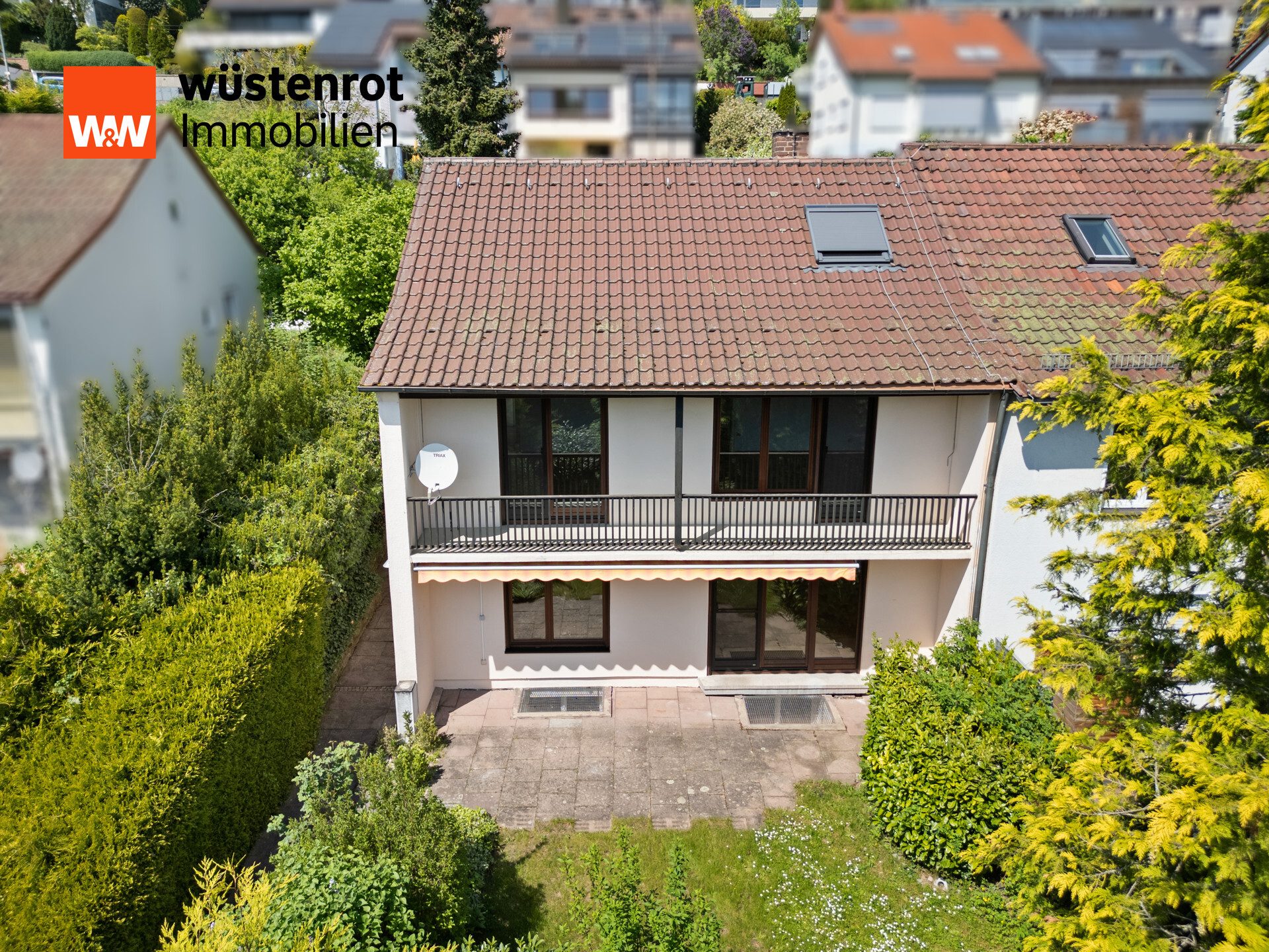 Immobilienangebot - Stuttgart / Botnang - Alle - Schöne DHH in S-Botnang mit großem Garten, zwei Terrassen, Balkon und Garage