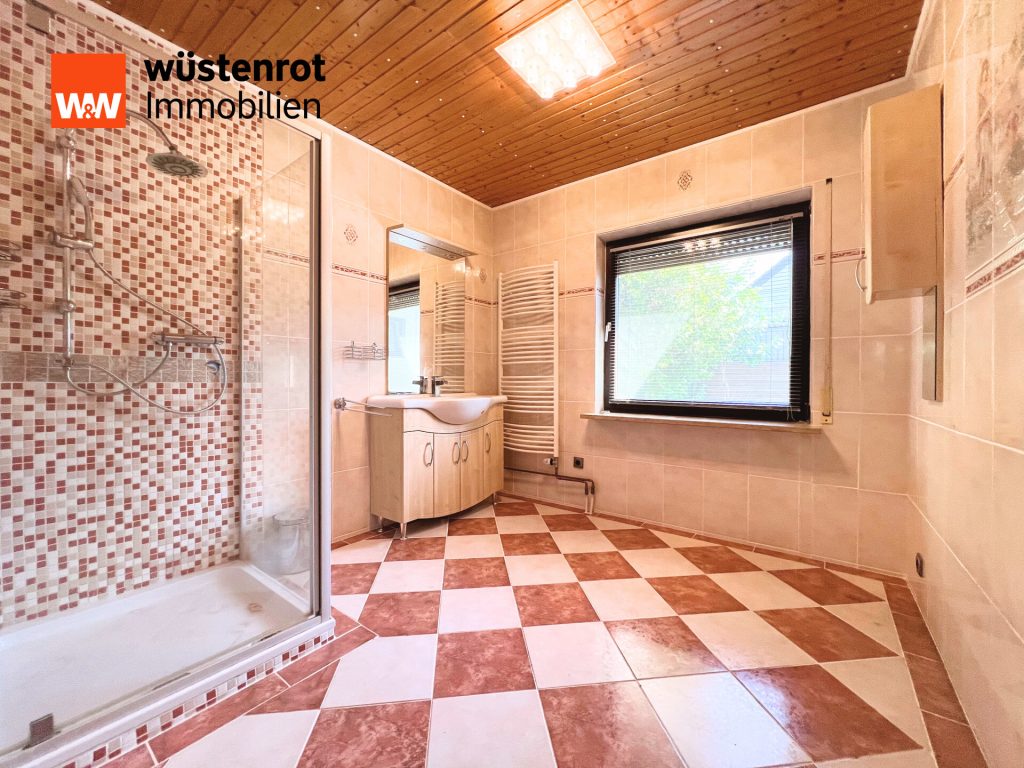 Immobilienangebot - Hahnheim - Alle - Einfamilienhaus mit großem Grundstück und vielseitigem Potenzial in ruhiger Lage