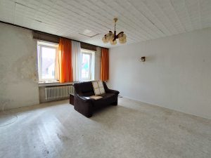 Immobilienangebot - Barntrup - Alle - Handwerker aufgepasst! Sanierungsbedürftiges Ein- bis Zweifamilienhaus mit großem Potenzial