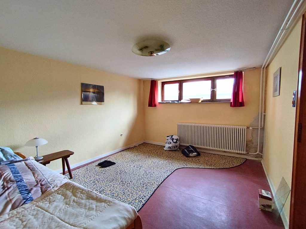Immobilienangebot - Barntrup - Alle - Handwerker aufgepasst! Sanierungsbedürftiges Ein- bis Zweifamilienhaus mit großem Potenzial