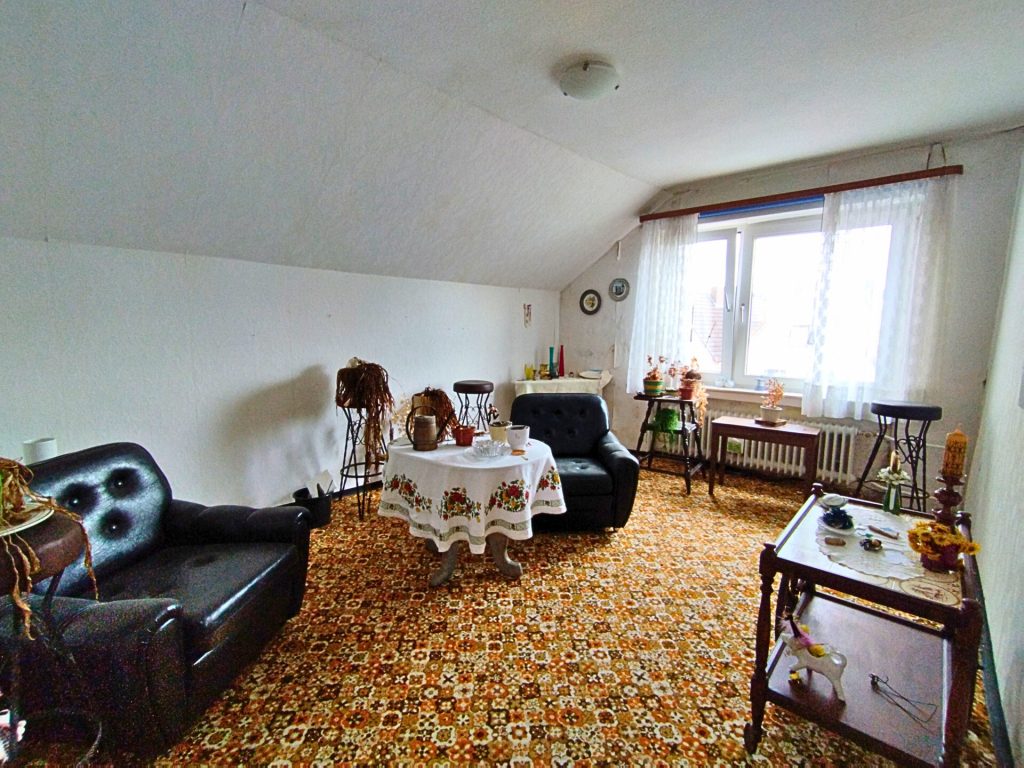 Immobilienangebot - Barntrup - Alle - Handwerker aufgepasst! Sanierungsbedürftiges Ein- bis Zweifamilienhaus mit großem Potenzial