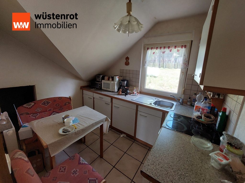 Immobilienangebot - Bad Elster - Alle - Einfamilienhaus mit riesigem Grundstück, kombinierter Heizung und Sanierungsstau