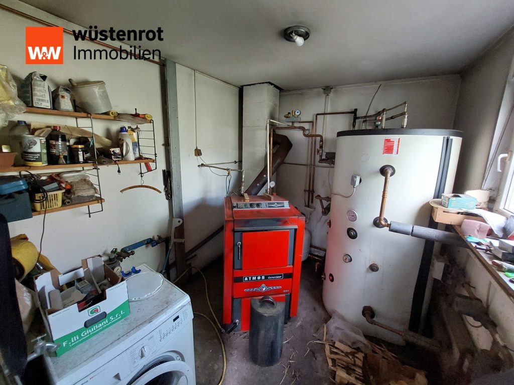Immobilienangebot - Bad Elster - Alle - Einfamilienhaus mit riesigem Grundstück, kombinierter Heizung und Sanierungsstau