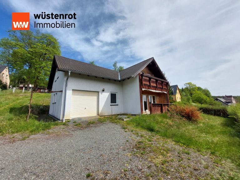 Immobilienangebot - Bad Elster - Alle - Einfamilienhaus mit riesigem Grundstück, kombinierter Heizung und Sanierungsstau
