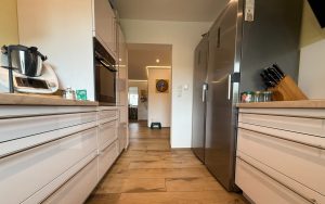 Immobilienangebot - Veitshöchheim - Alle - Attraktives Wohnen in Veitshöchheim 
Frisch sanierte 4-Zimmer-Wohnung 
zum Kauf!