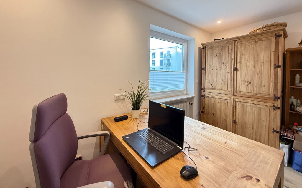 Immobilienangebot - Veitshöchheim - Alle - Attraktives Wohnen in Veitshöchheim 
Frisch sanierte 4-Zimmer-Wohnung 
zum Kauf!