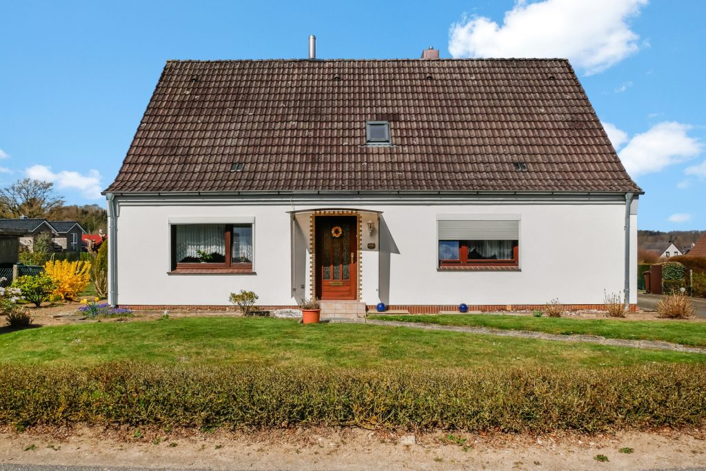Immobilienangebot - Raisdorf - Alle - Zuhause ankommen – Ihr Einfamilienhaus im Schwentinental mit Gartenidylle und noch mehr Potential