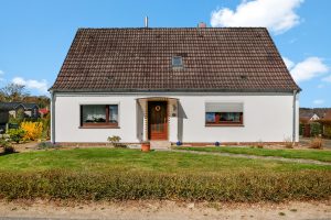 Immobilienangebot - Raisdorf - Alle - Zuhause ankommen – Ihr Einfamilienhaus im Schwentinental mit Gartenidylle und noch mehr Potential