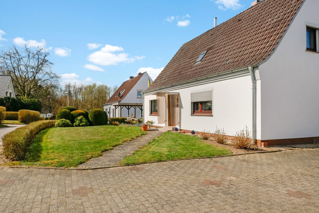 Immobilienangebot - Raisdorf - Alle - Zuhause ankommen – Ihr Einfamilienhaus im Schwentinental mit Gartenidylle und noch mehr Potential