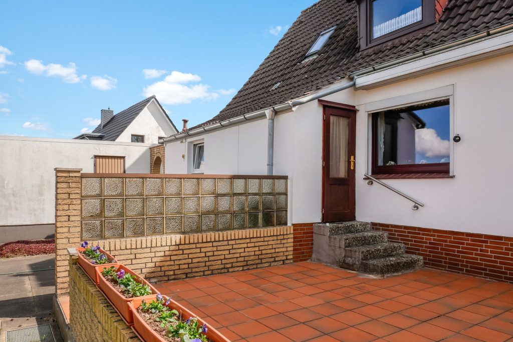 Immobilienangebot - Raisdorf - Alle - Zuhause ankommen – Ihr Einfamilienhaus im Schwentinental mit Gartenidylle und noch mehr Potential