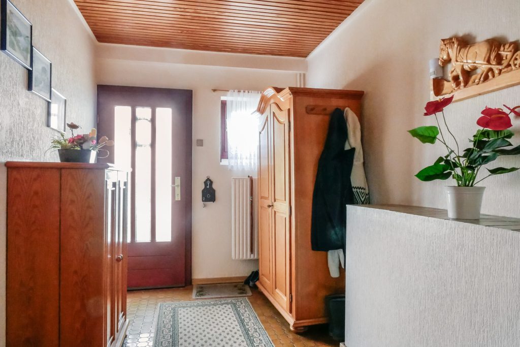 Immobilienangebot - Raisdorf - Alle - Zuhause ankommen – Ihr Einfamilienhaus im Schwentinental mit Gartenidylle und noch mehr Potential