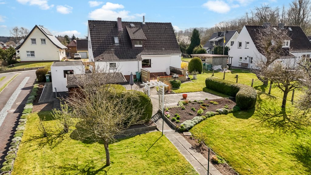 Immobilienangebot - Raisdorf - Alle - Zuhause ankommen – Ihr Einfamilienhaus im Schwentinental mit Gartenidylle und noch mehr Potential