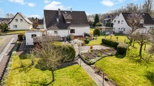 Immobilienangebot - Raisdorf - Alle - Zuhause ankommen – Ihr Einfamilienhaus im Schwentinental mit Gartenidylle und noch mehr Potential
