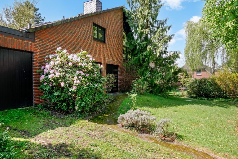 Immobilienangebot - Moorrege - Alle - Gartenidylle in Moorrege - Architektenhaus mit Charakter und Entwicklungspotential